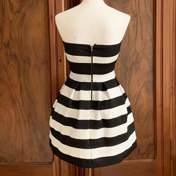 San Souci Strapless Dress Black/White Fit & Flare - Picture 2 of 6